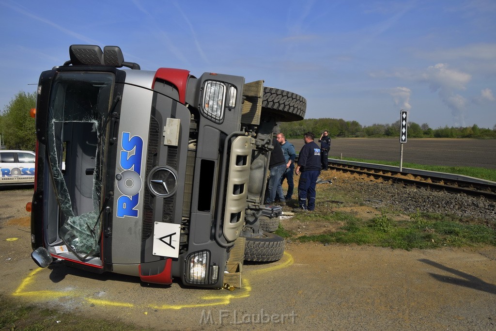 Schwerer VU LKW Zug Bergheim Kenten Koelnerstr P198.JPG - Miklos Laubert